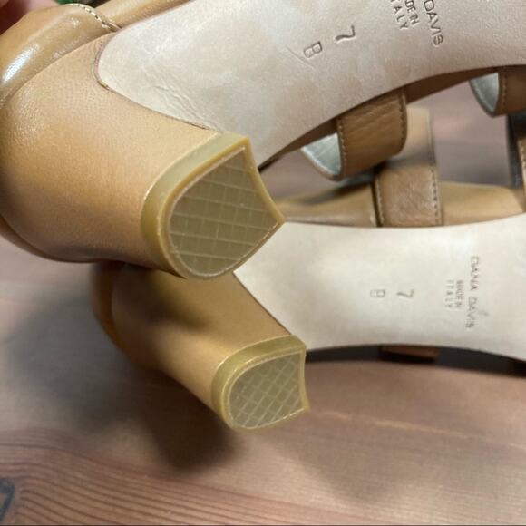 Dana Davis Tan Strappy Block Heel Sandals Made in Italy Size 7 - Picture 10 of 10